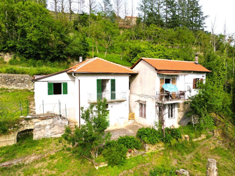 Detached house in Cortemilia