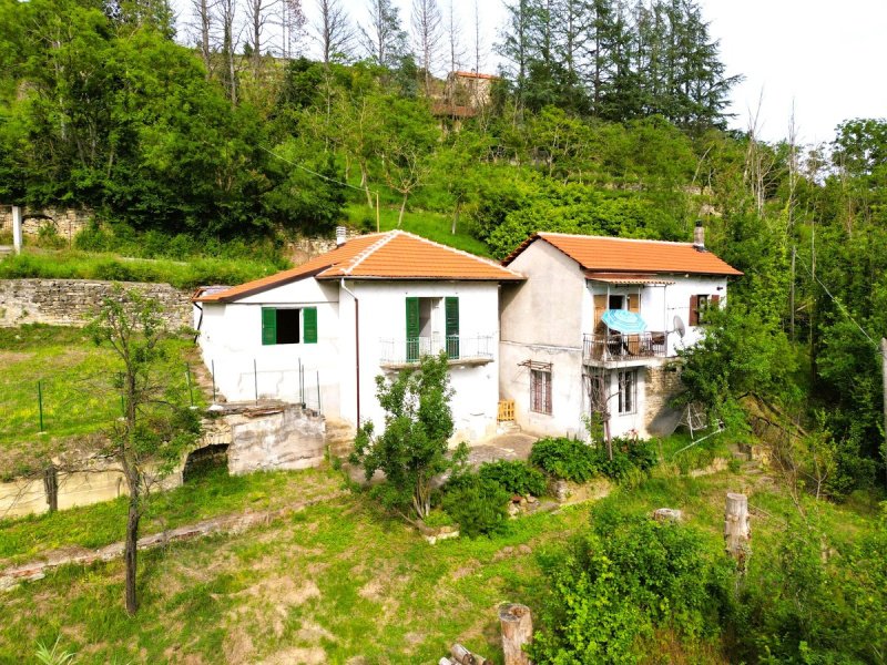 Detached house in Cortemilia