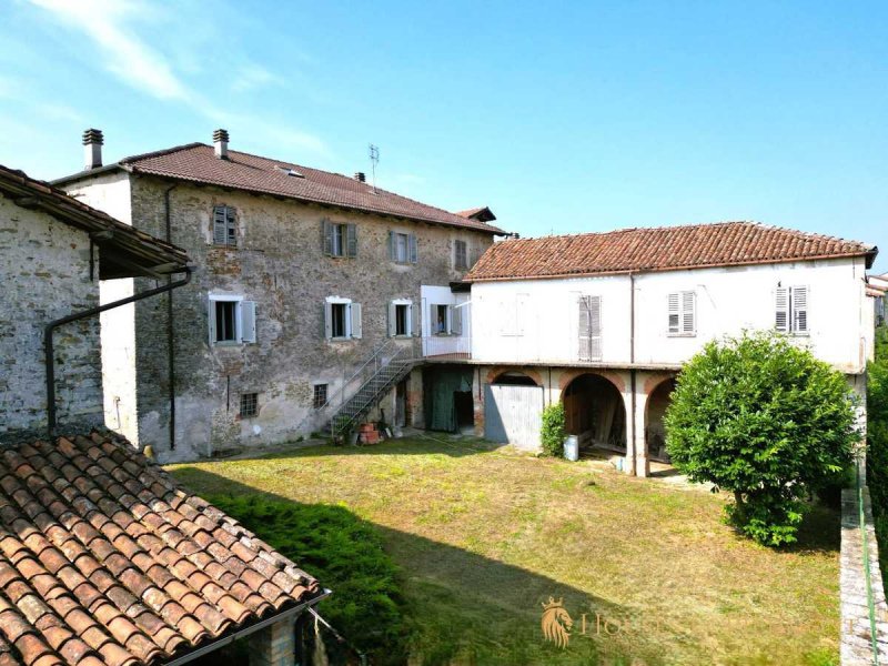 Casa histórica em Murazzano