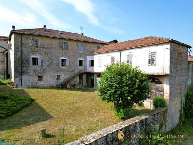 Historisches Haus in Murazzano