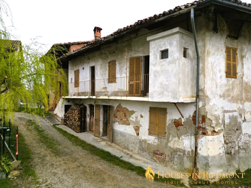 Huis in Monforte d'Alba