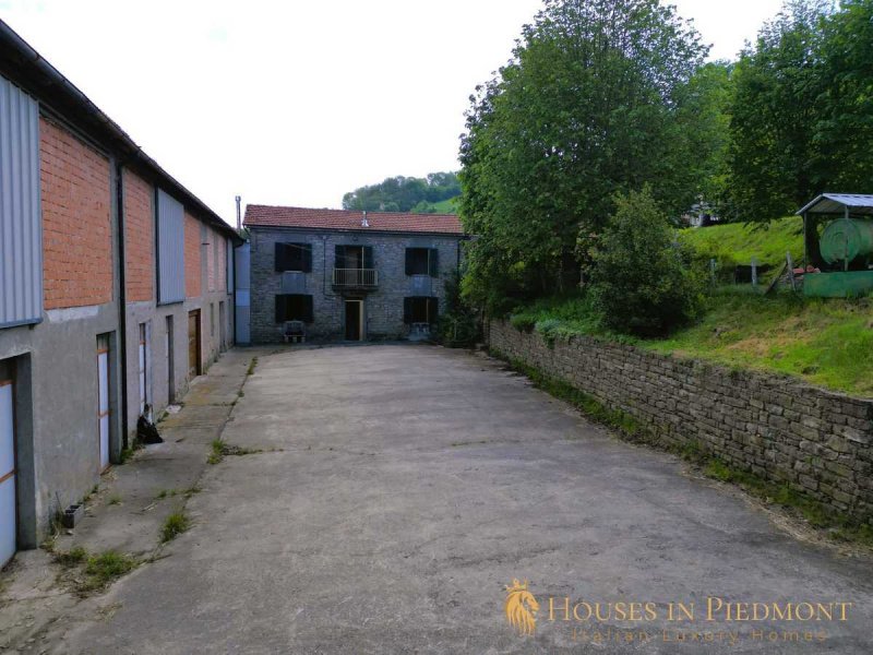 Отдельно стоящий дом в Сероле