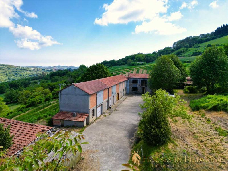 Отдельно стоящий дом в Сероле