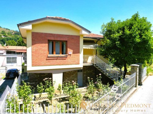 Casa indipendente a Cortemilia