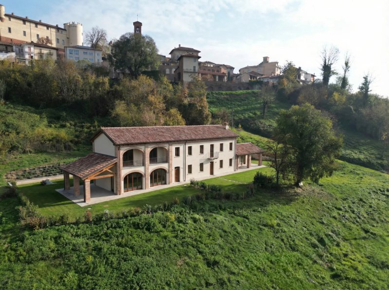 Farmhouse in Cortanze