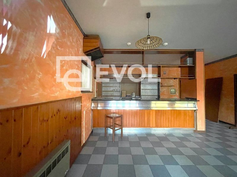 Immobile commerciale a Castelnovo del Friuli