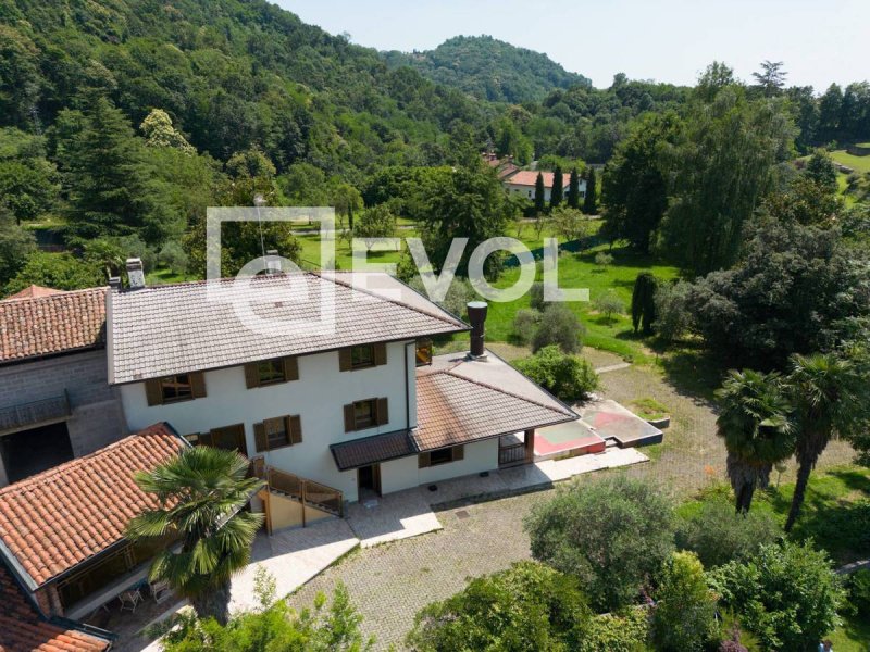 Villa à Magnano in Riviera
