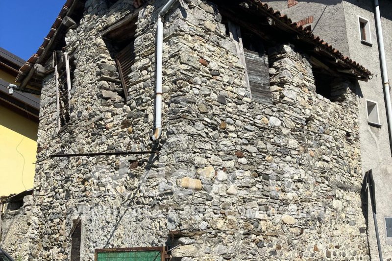 Casa independiente en Brezzo di Bedero