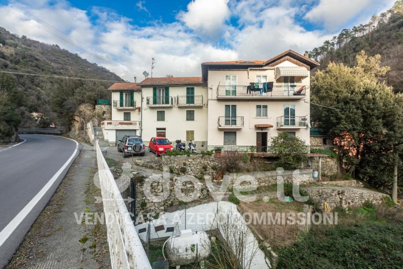 Edificio en Albisola Superiore