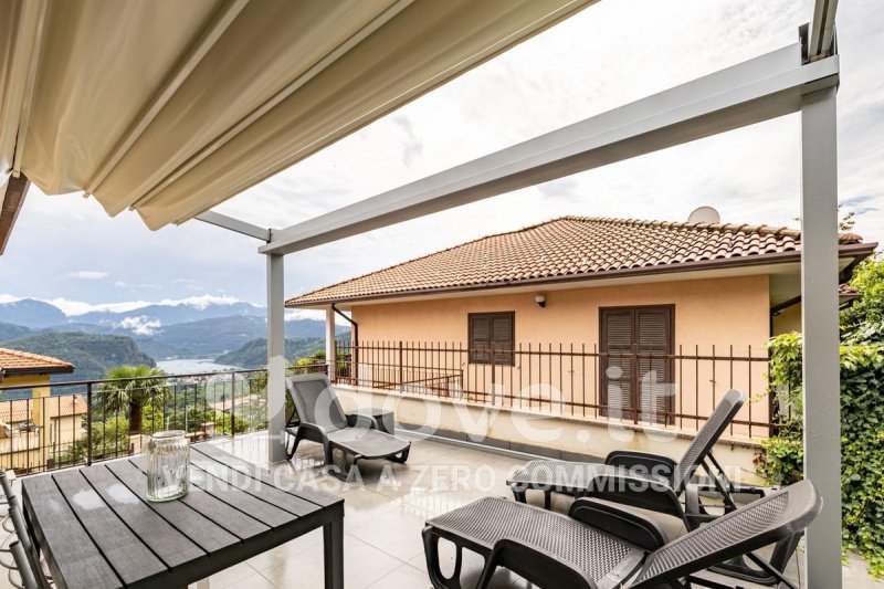 Detached house in Cadegliano-Viconago