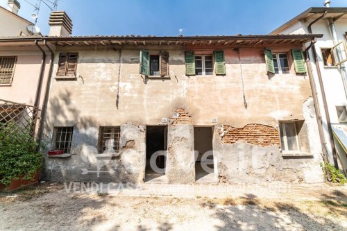 Terraced house in Imola