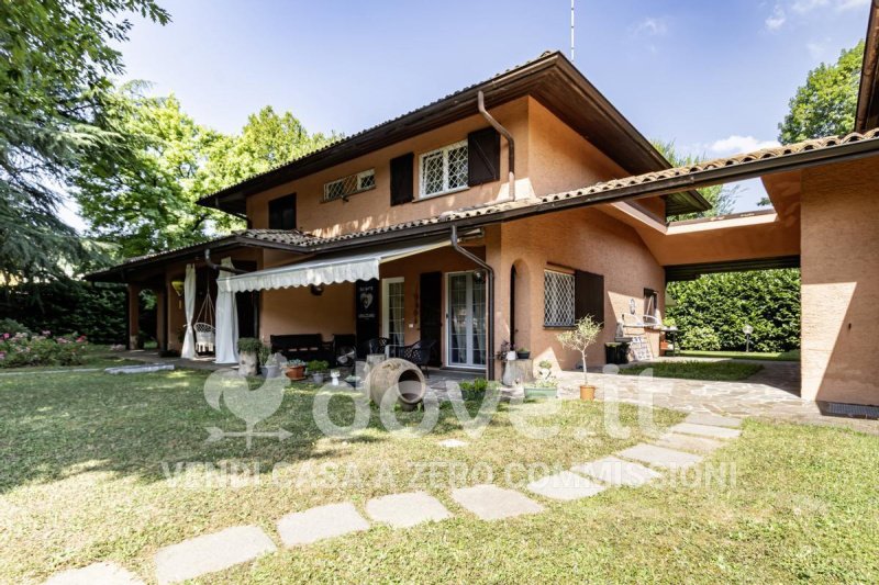 Terraced house in Barzana