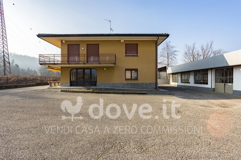 Detached house in Cuvio