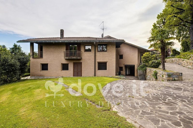 Villa in Venegono Superiore