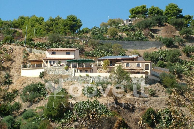 Отдельно стоящий дом в Палицци