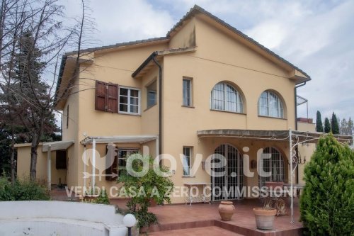 Villa in Guardistallo