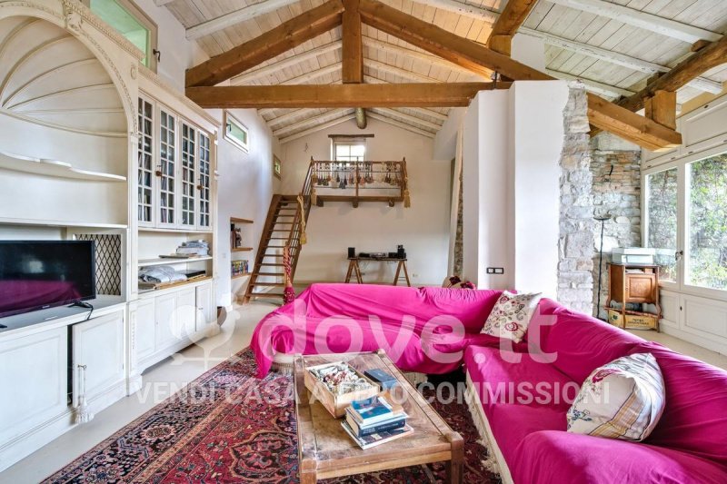 Moradia em Caprino Bergamasco