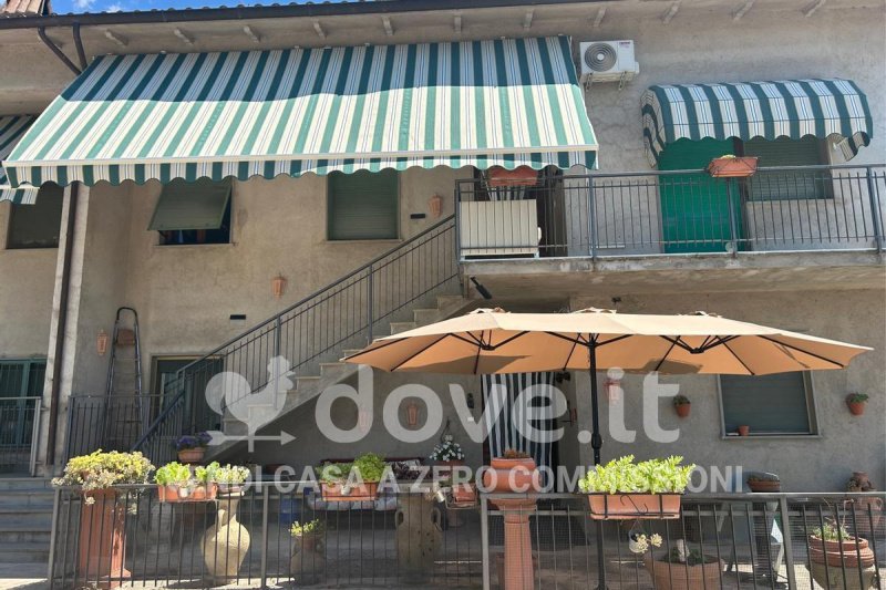 Maison mitoyenne à Trevi