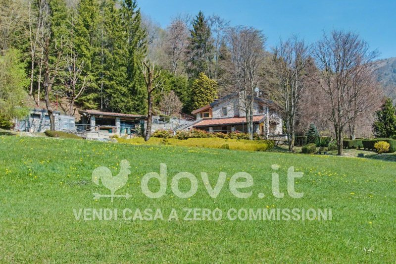 Villa a Dossena