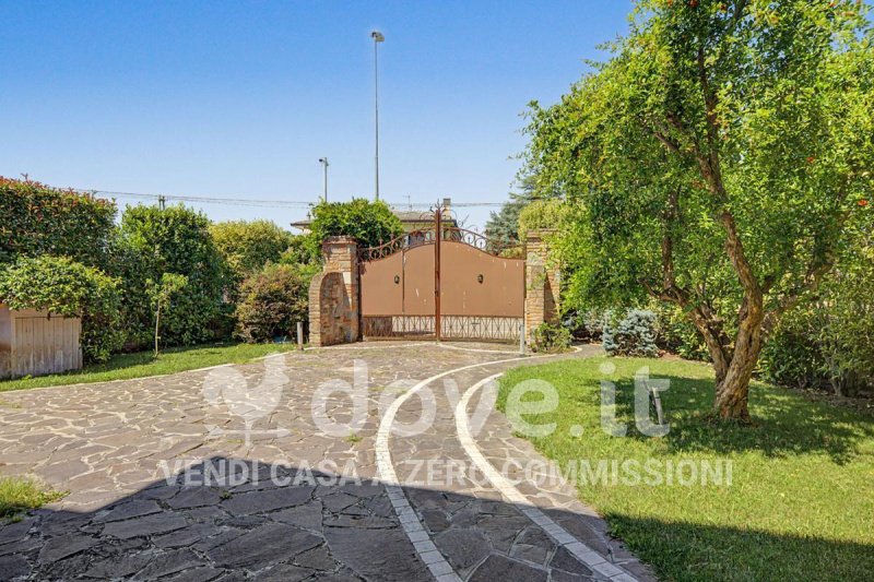 Casa independiente en Due Carrare
