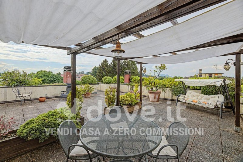 Penthouse à Gazzada Schianno
