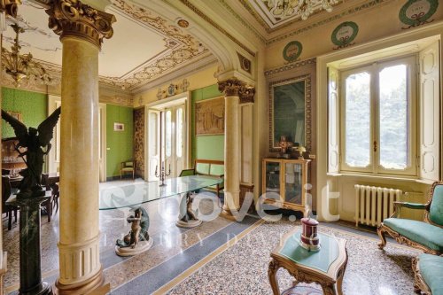 Villa in Castronno