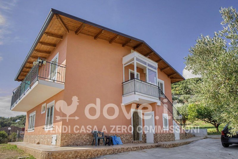 Villa in Falerna