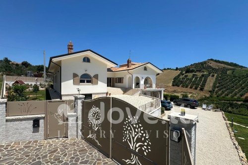 Villa in Tortoreto