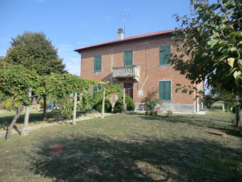 Villa in Basaluzzo