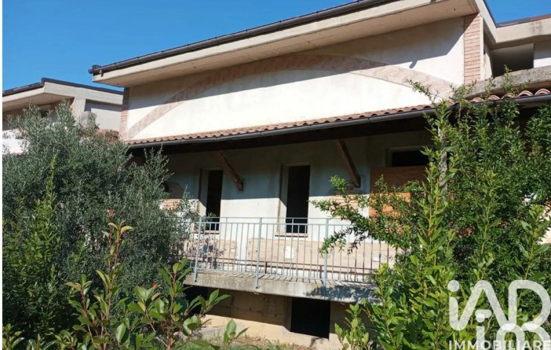 Reihenhaus in Collecorvino