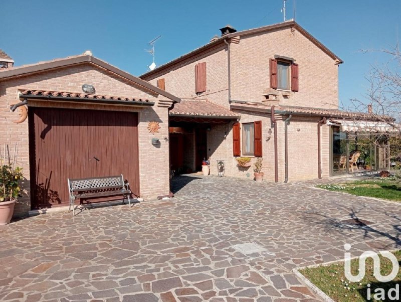 Terraced house in Mondolfo