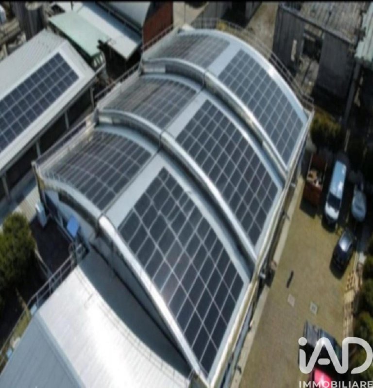 Gewerbeimmobilie in Opera