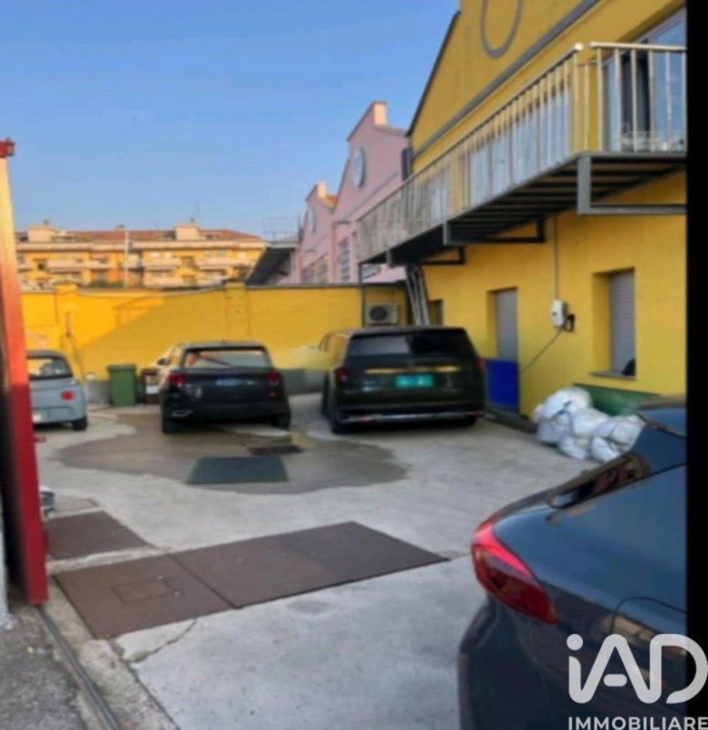 Inmueble comercial en Milán