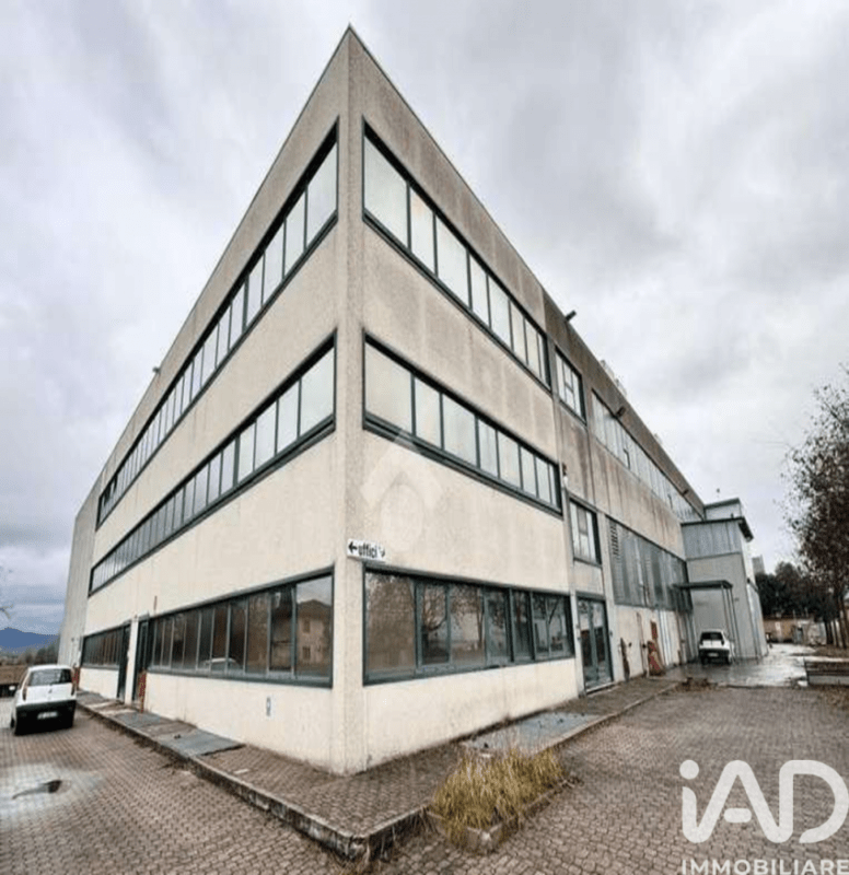 Edifício comercial em Dueville