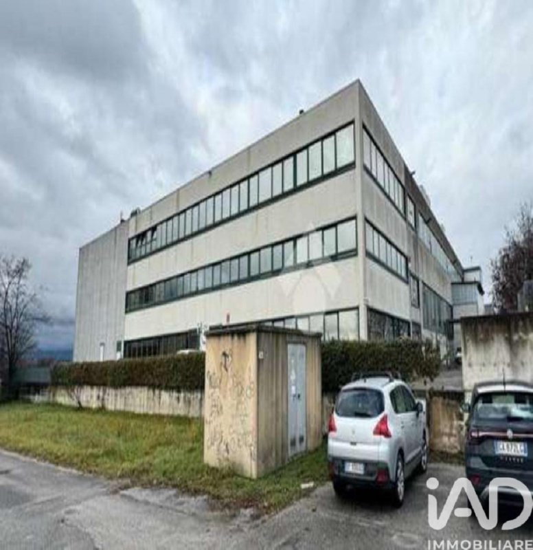 Edifício comercial em Dueville