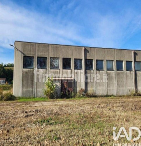 Edifício comercial em Barbarano Mossano