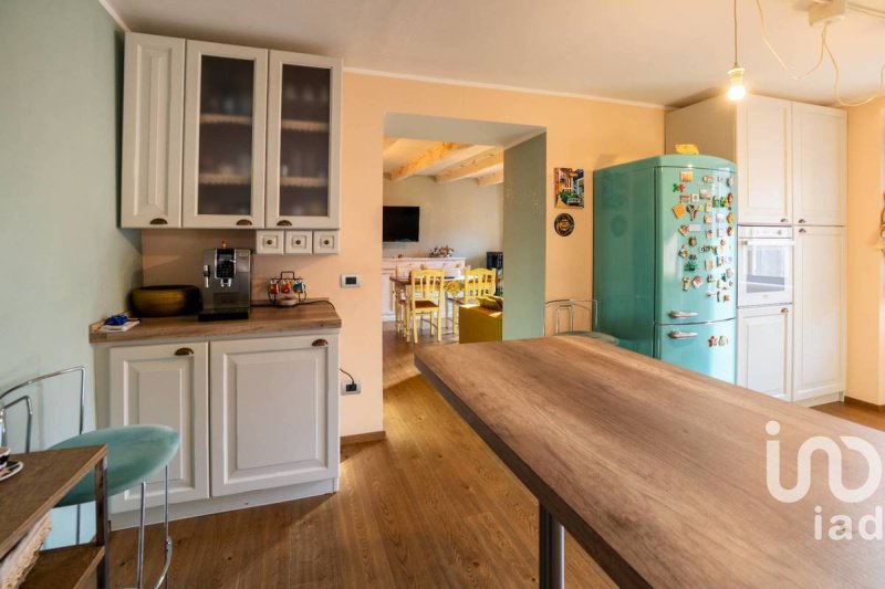 Lägenhet i Fossato di Vico