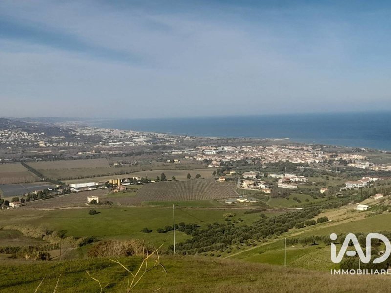 Half-vrijstaande woning in Roseto degli Abruzzi