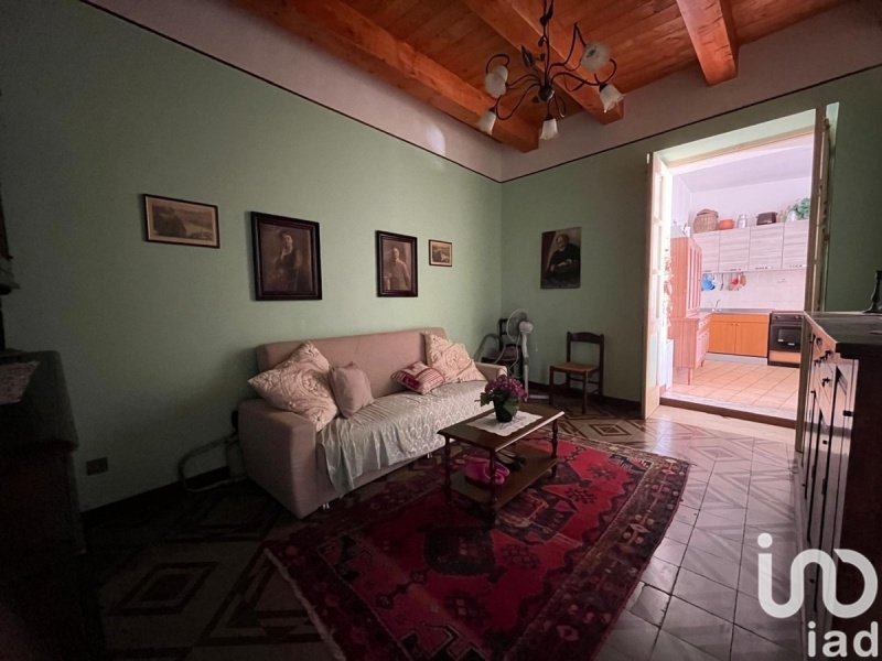 Apartment in Longobardi