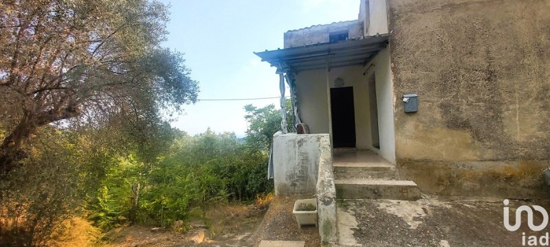 Особняк в Сан-Пьетро-ин-Амантея