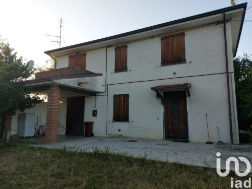 Detached house in Gropparello