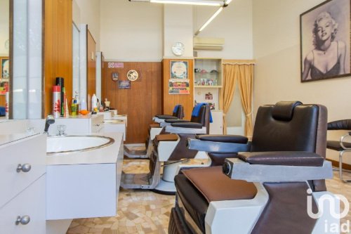 Kommersiell byggnad i Busto Arsizio