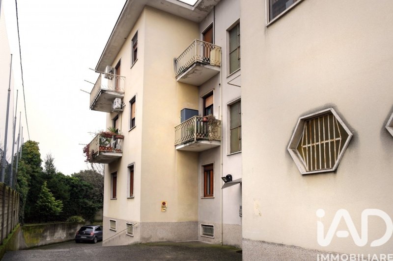 Apartment in Lonate Pozzolo
