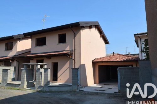 Villa a Gravellona Lomellina