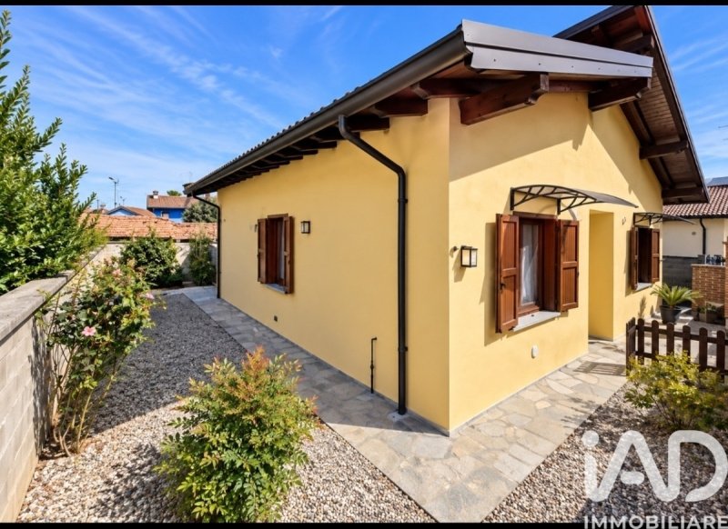 Villa en Gravellona Lomellina