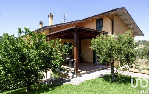 Vrijstaande woning in Mosciano Sant'Angelo