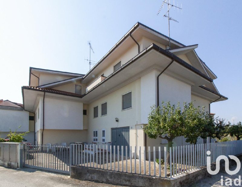 Terraced house in Mosciano Sant'Angelo
