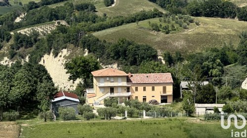 Villa i Monsampietro Morico