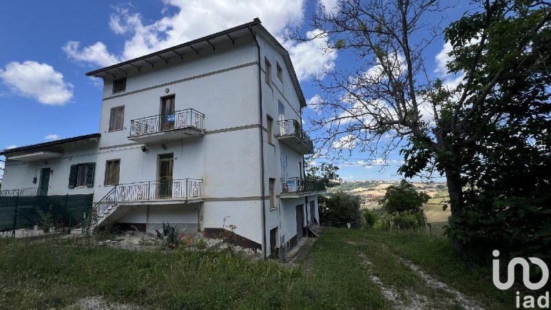 Casa independiente en Monte Urano