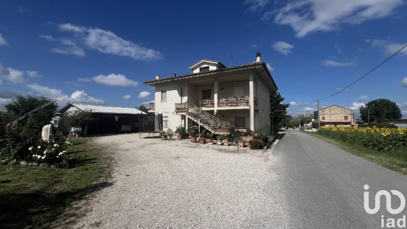 Villa in Montegiorgio